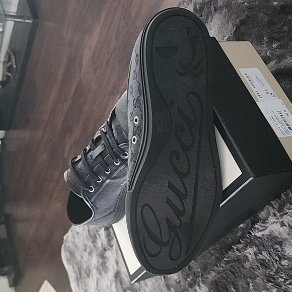 Gucci GG Canvas shoes size 10.5 barely used! - Picture 4 of 7